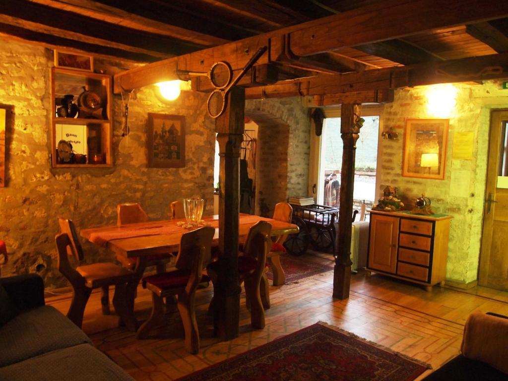 Hedonist Hostel Belgrado Buitenkant foto